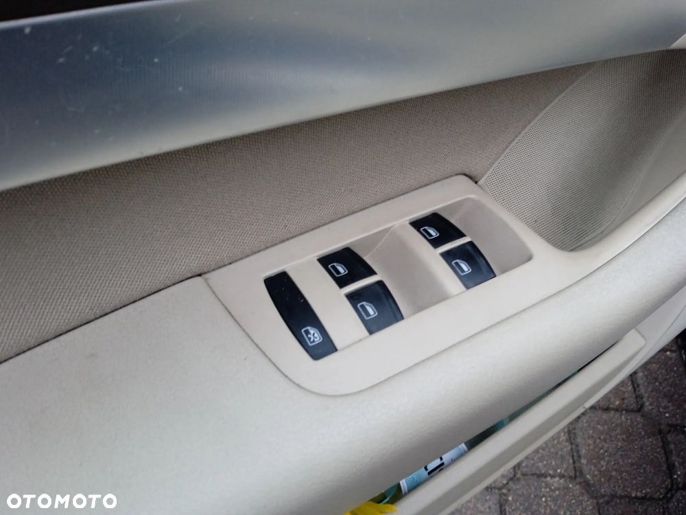 Audi A6 Avant 2.0 TDI DPF multitronic - 15