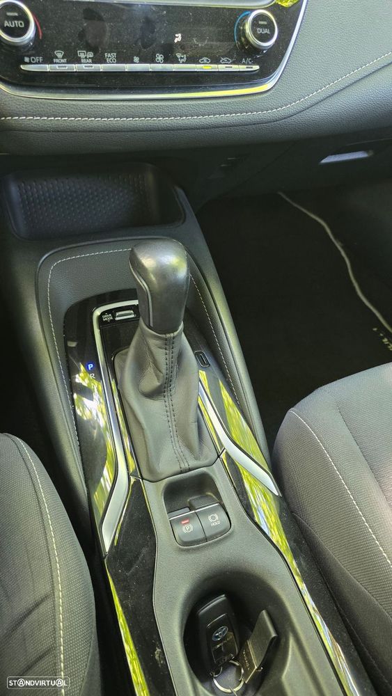 Toyota Corolla 1.8 Hybrid Exclusive - 21