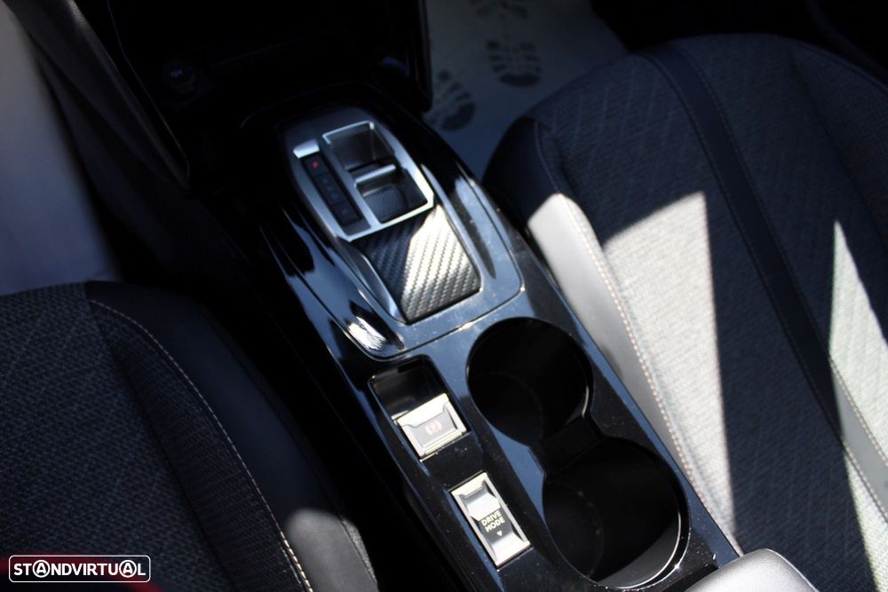 Peugeot 2008 1.2 PureTech Allure EAT8 - 14