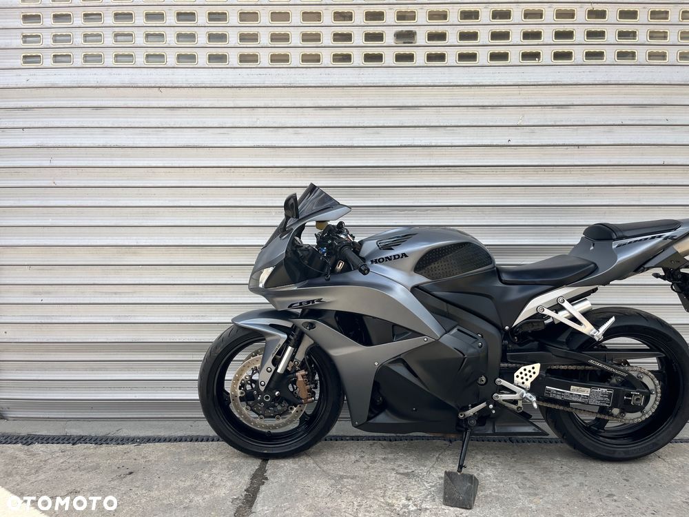 Honda CBR - 3