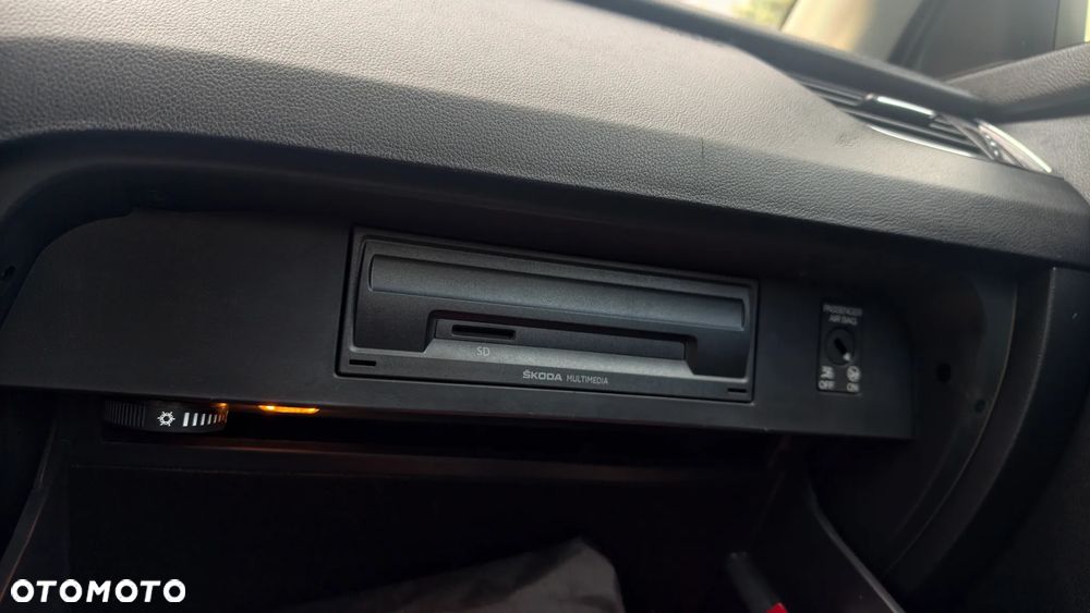 Skoda Octavia 2.0 TDI Ambition DSG - 34