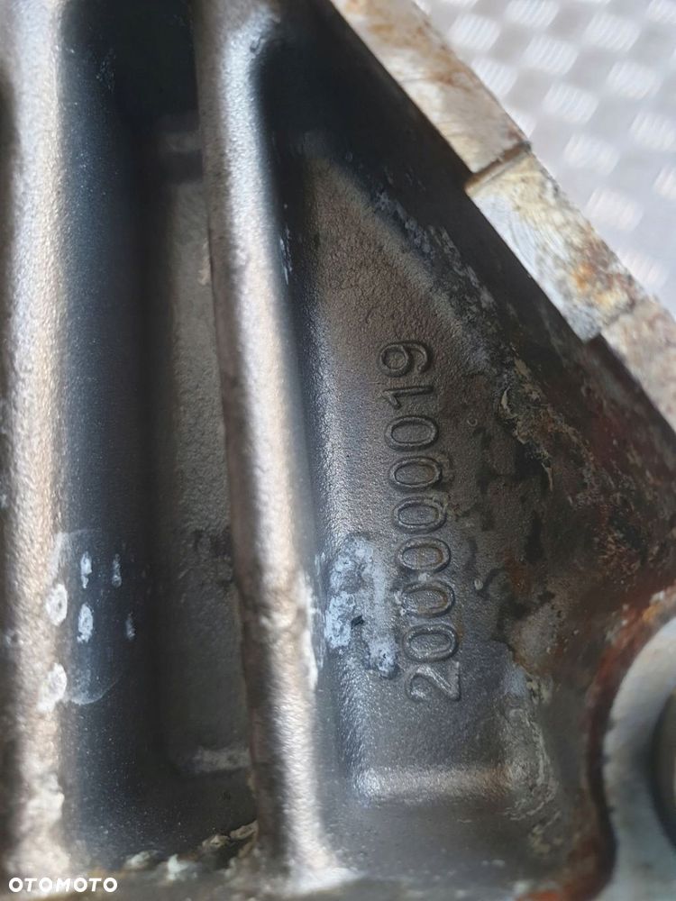 Łapa mocowanie rolki napinacza Iveco Daily - 4