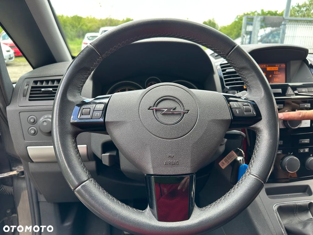 Opel Zafira - 25