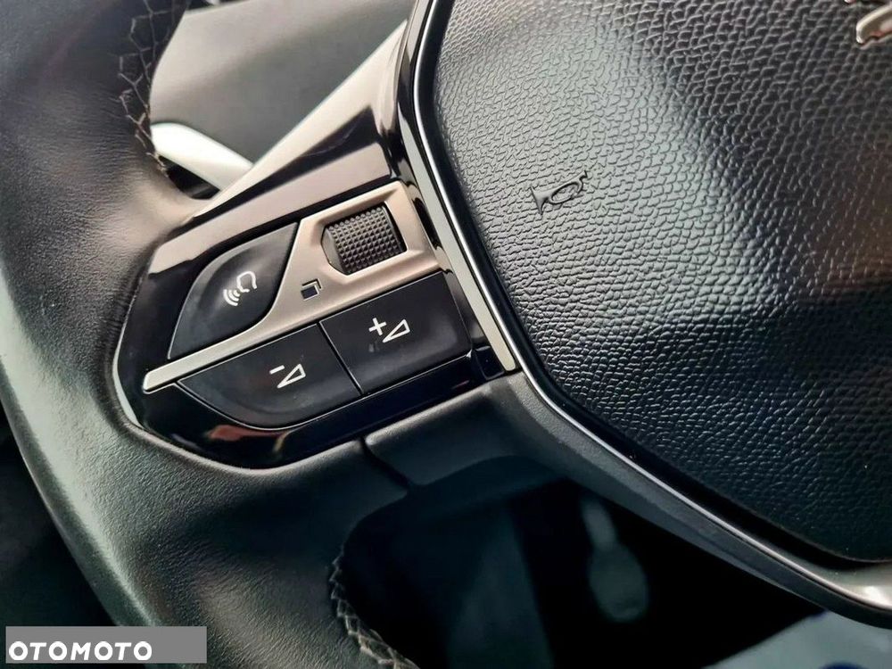 Peugeot 3008 1.2 PureTech Allure S&S - 16