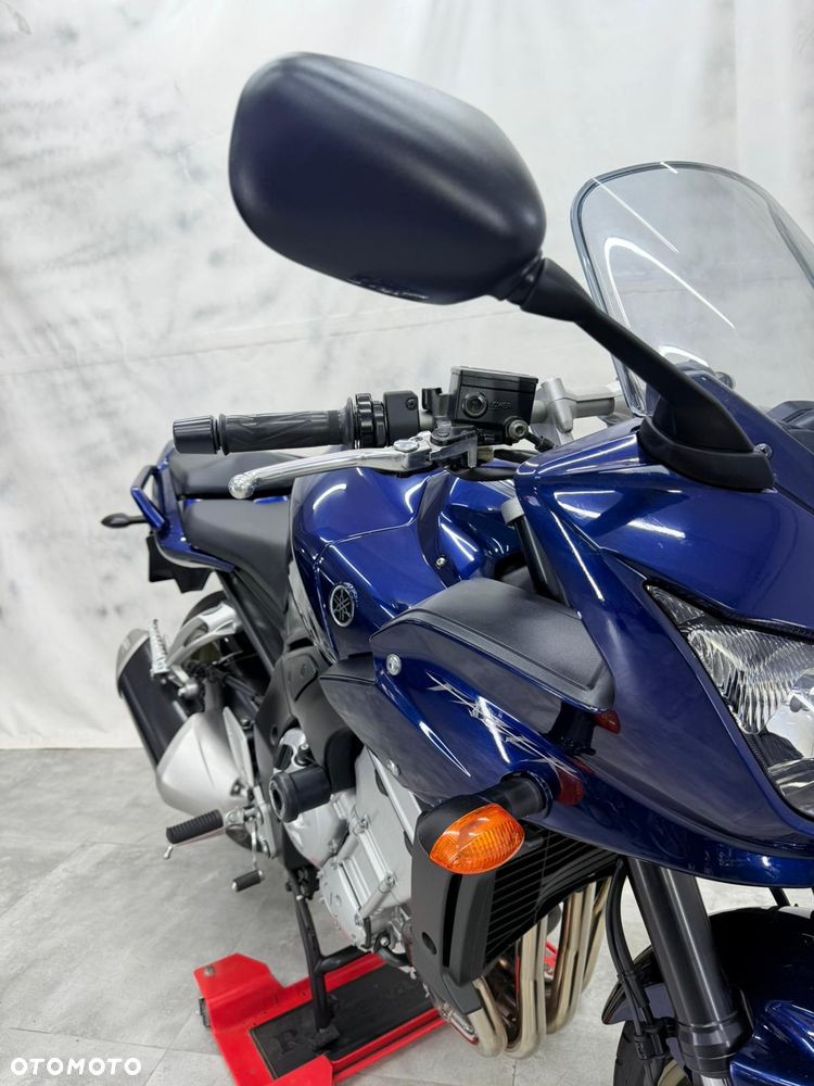 Yamaha FZ - 8