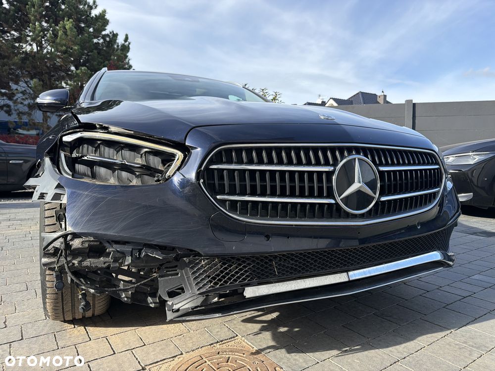 Mercedes-Benz E-Class 2022 photo 5