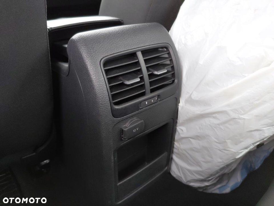 Volkswagen Jetta - 11