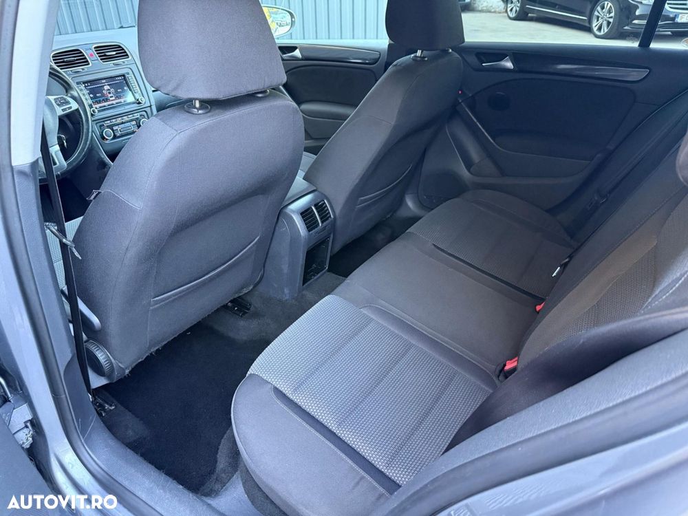 Volkswagen Golf - 8
