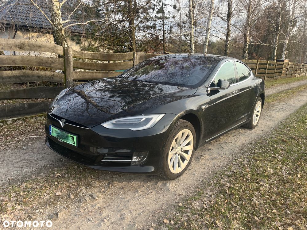 Tesla Model S - 1