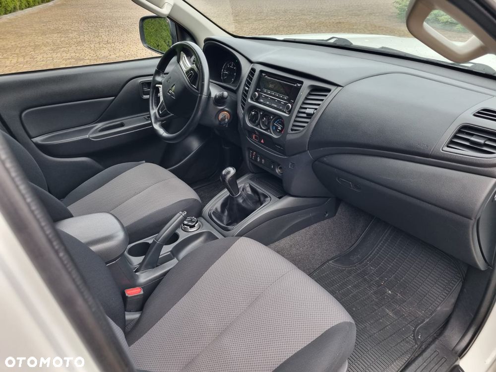 Mitsubishi L200 Pick Up 4x4 S&S Double Cab Intro Edition - 16