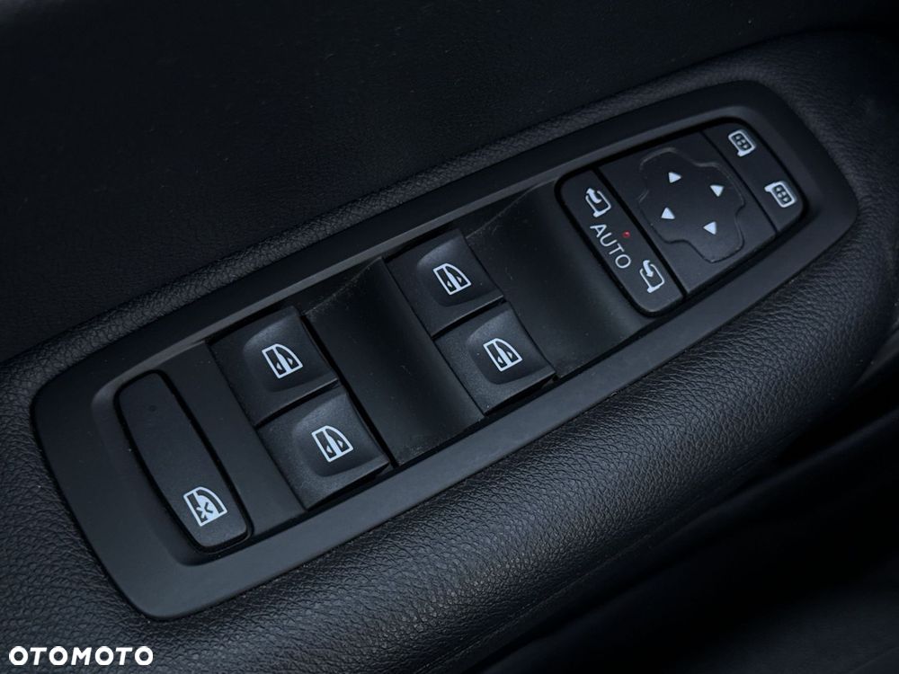 Renault Megane 1.3 TCe FAP Techno EDC - 29