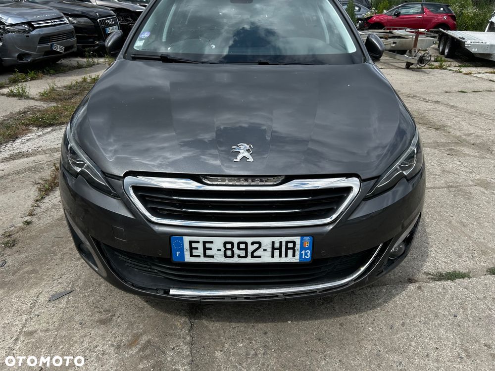 Peugeot 308 - 8