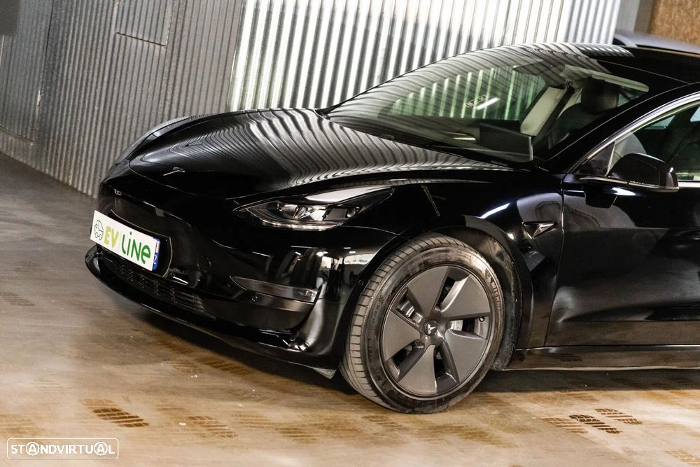Tesla Model 3 - 12