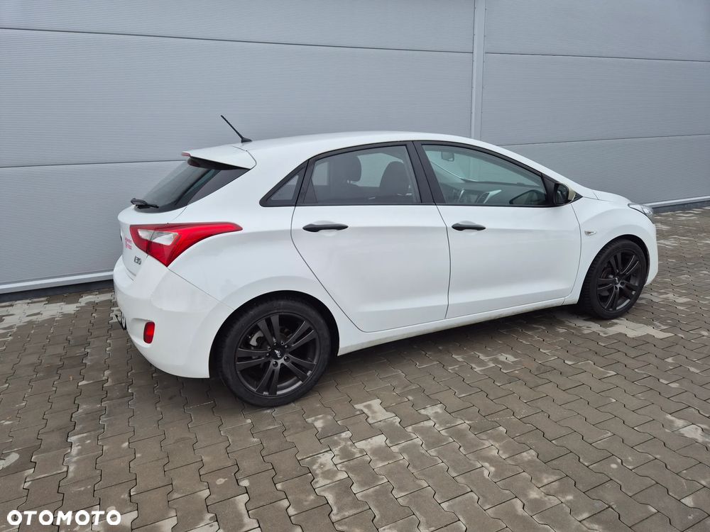 Hyundai i30 1.4 YES - 6