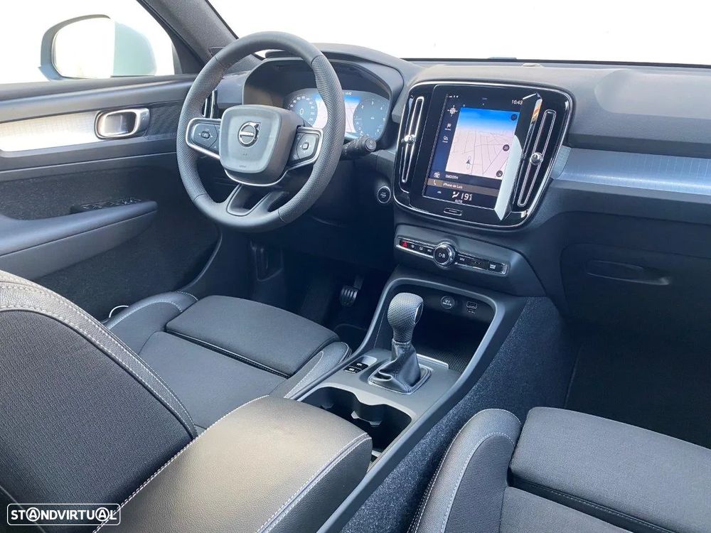 Volvo XC 40 2.0 D3 Momentum Plus - 5