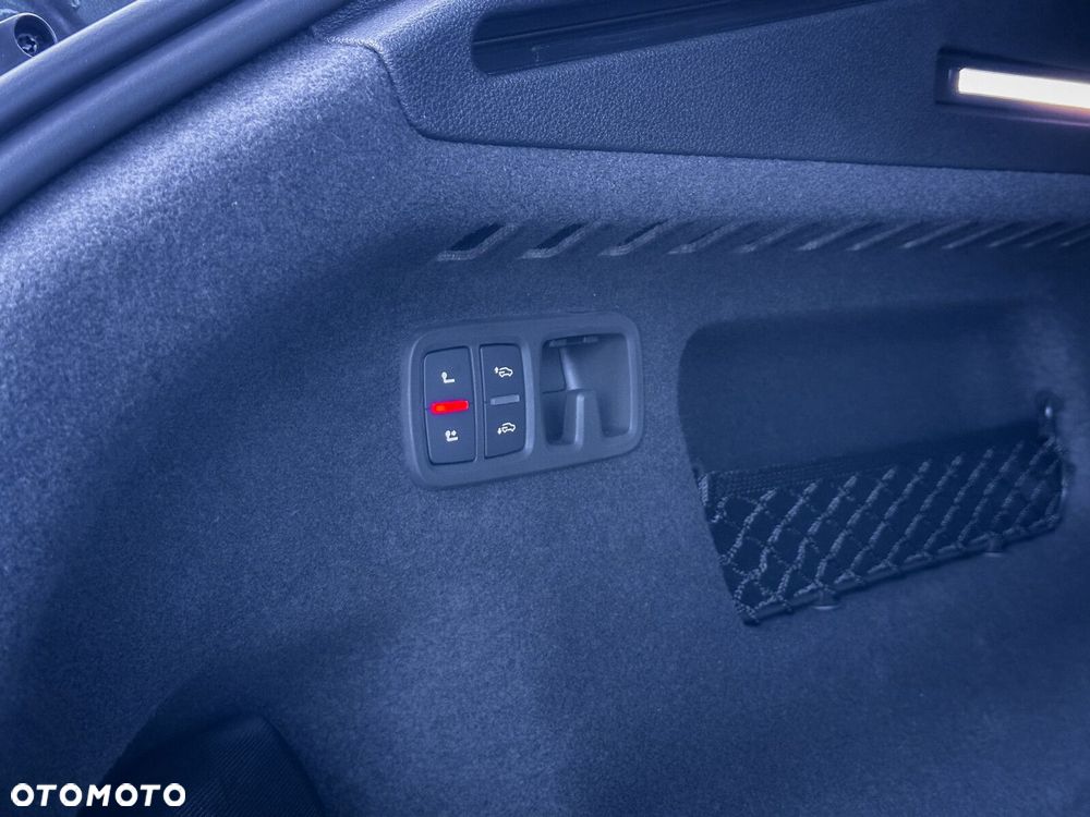 Audi Q8 - 12