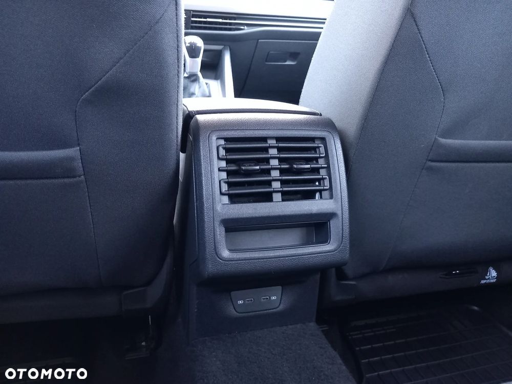 Volkswagen Golf 1.5 TSI EVO Life - 32