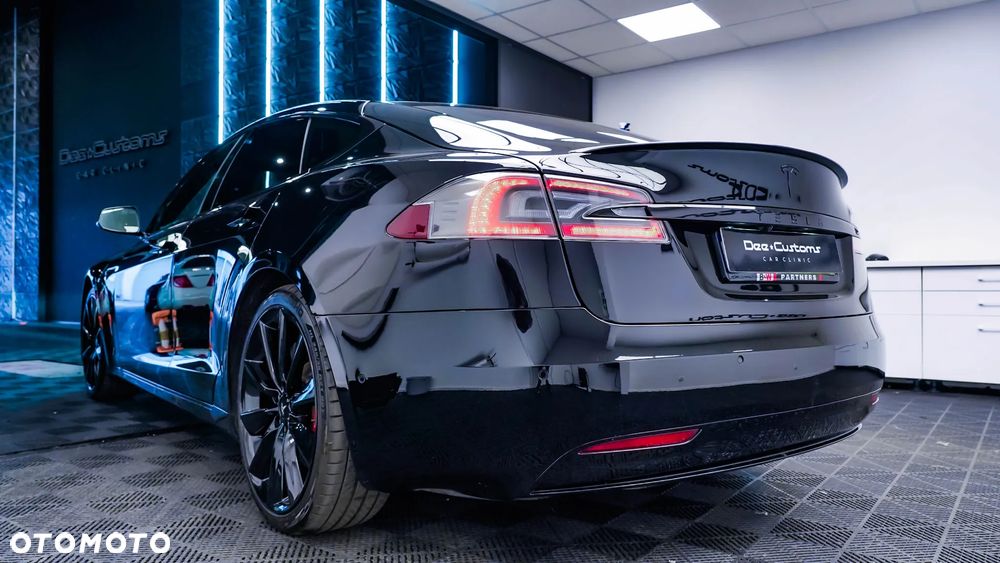 Tesla Model S Performance - 13
