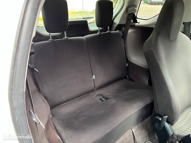 Toyota iQ 1.0 + - 16