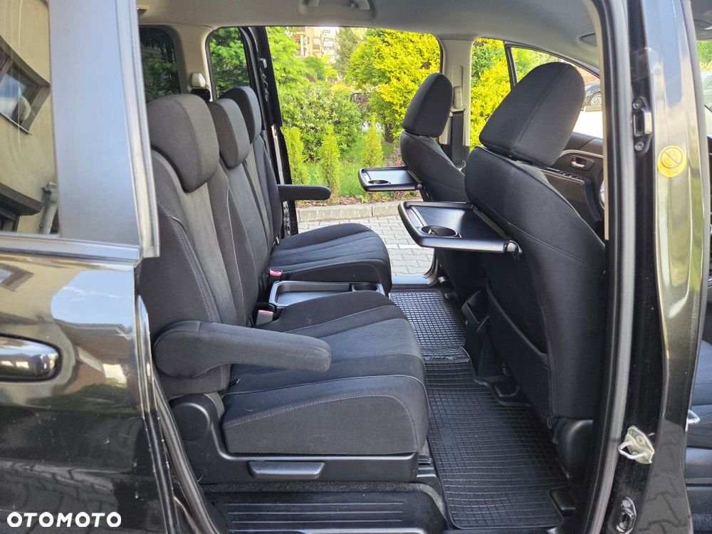 Mazda 5 2.0 Navi + - 31