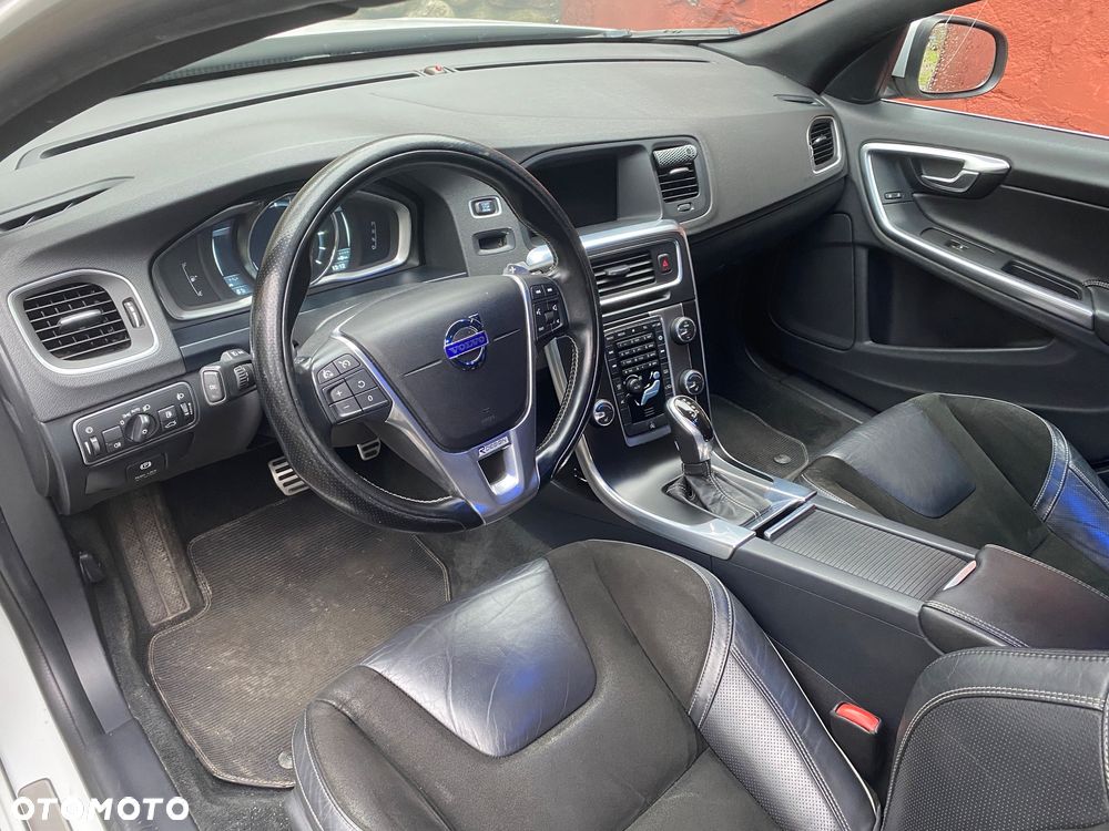 Volvo V60 D4 Geartronic Momentum - 16