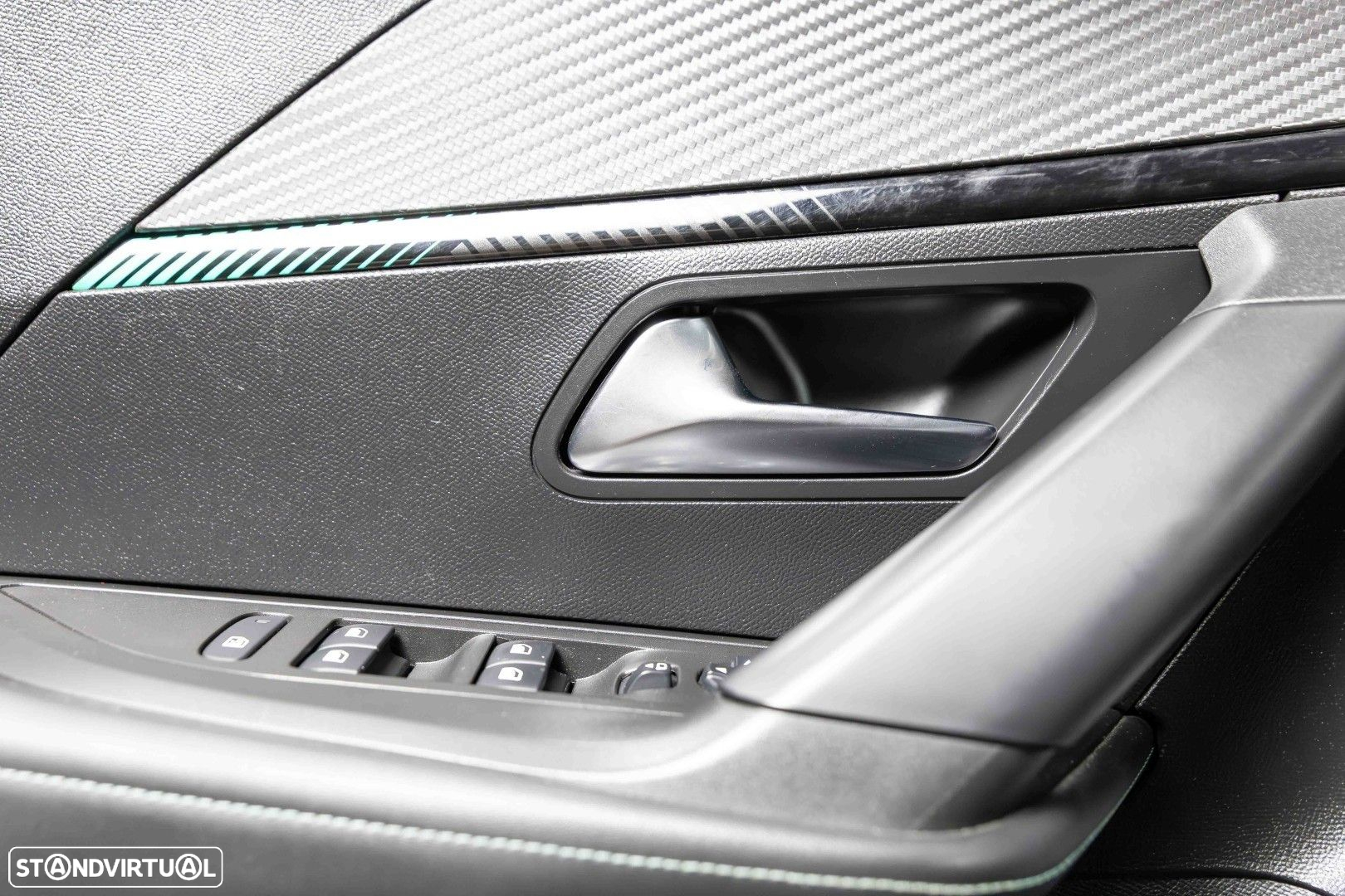 Peugeot 2008 1.2 PureTech Allure Pack EAT8 - 10