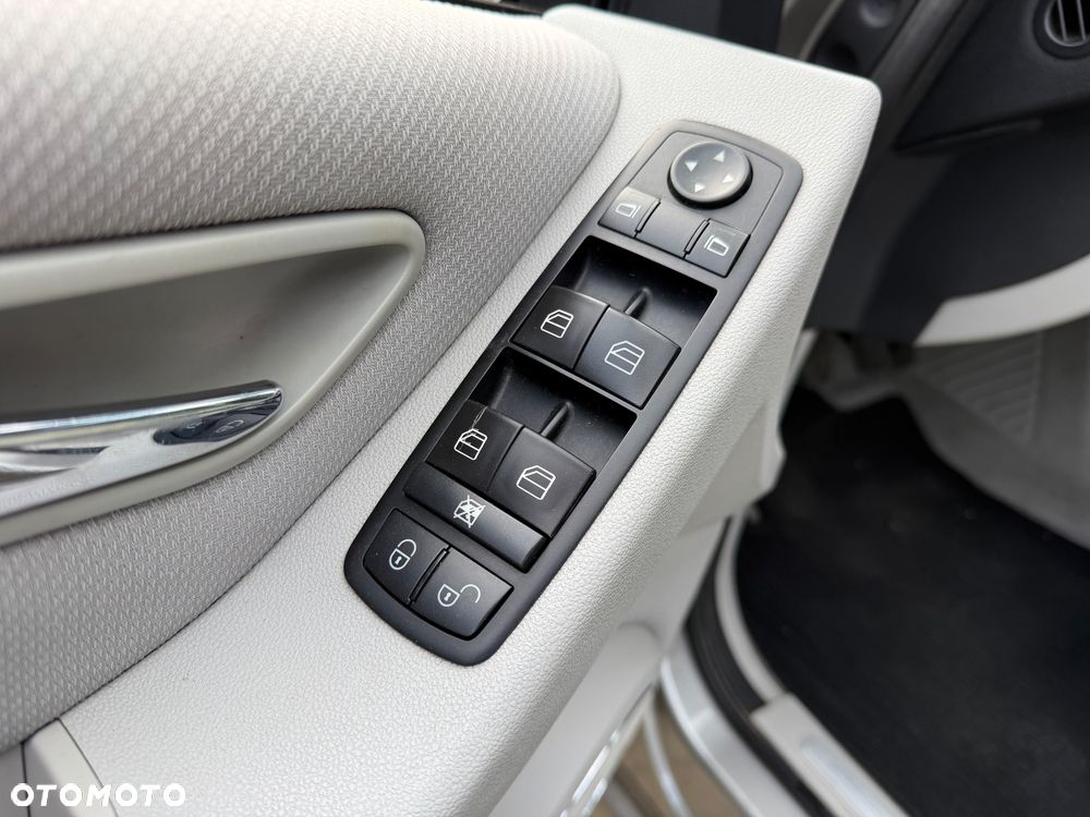 Mercedes-Benz Klasa A 160 CDI Elegance - 17