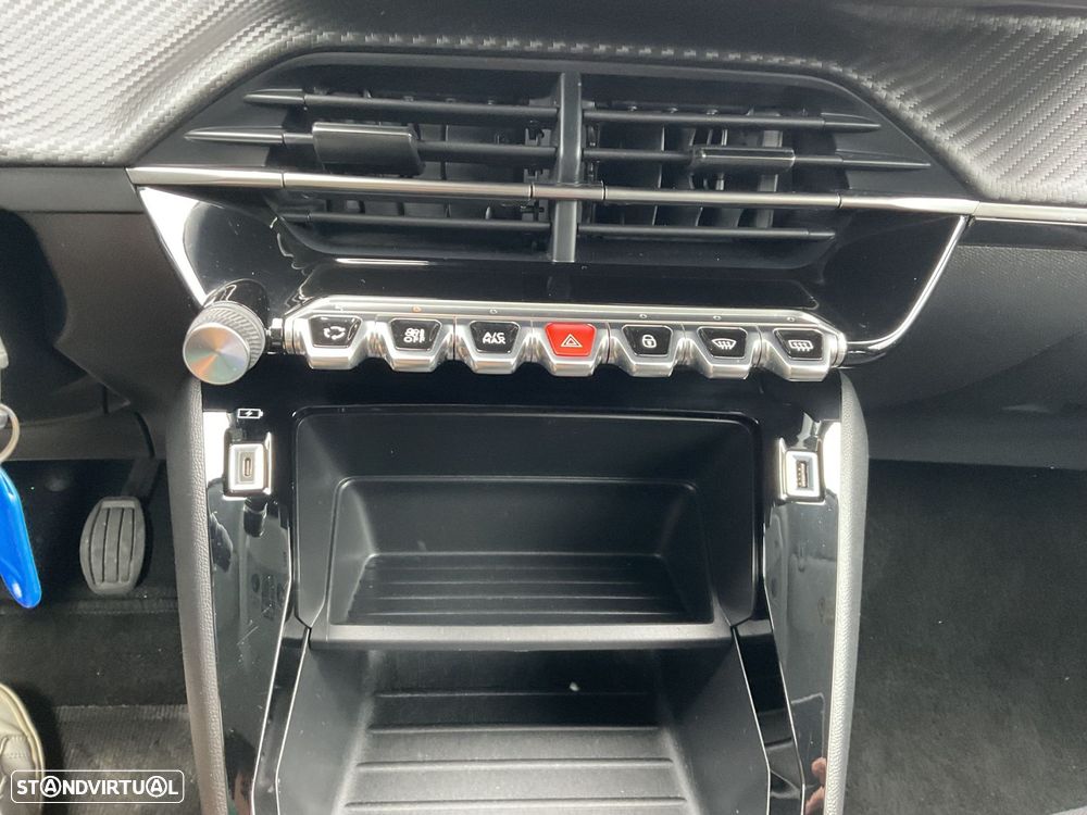 Peugeot 208 1.2 PureTech Active Pack - 32