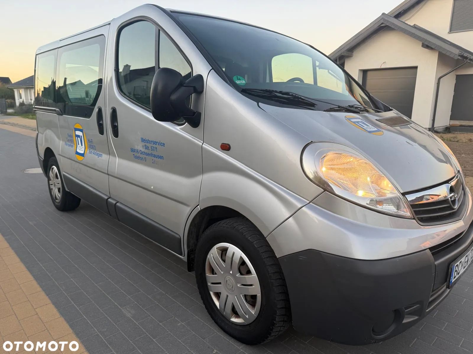 Opel Vivaro - 1