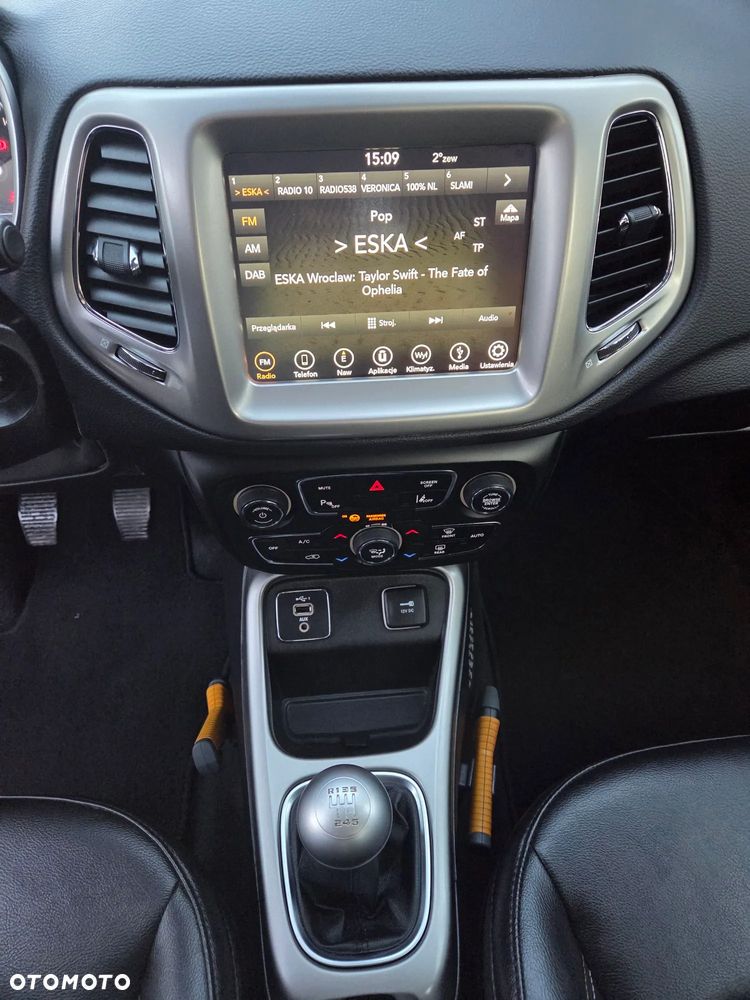 Jeep Compass 1.4 MultiAir Longitude - 22