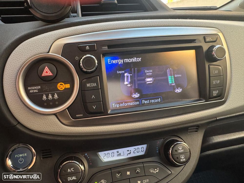 Toyota Yaris - 10