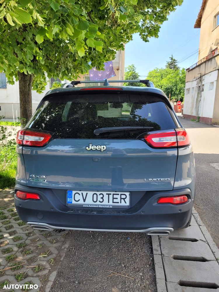 Jeep Cherokee - 5