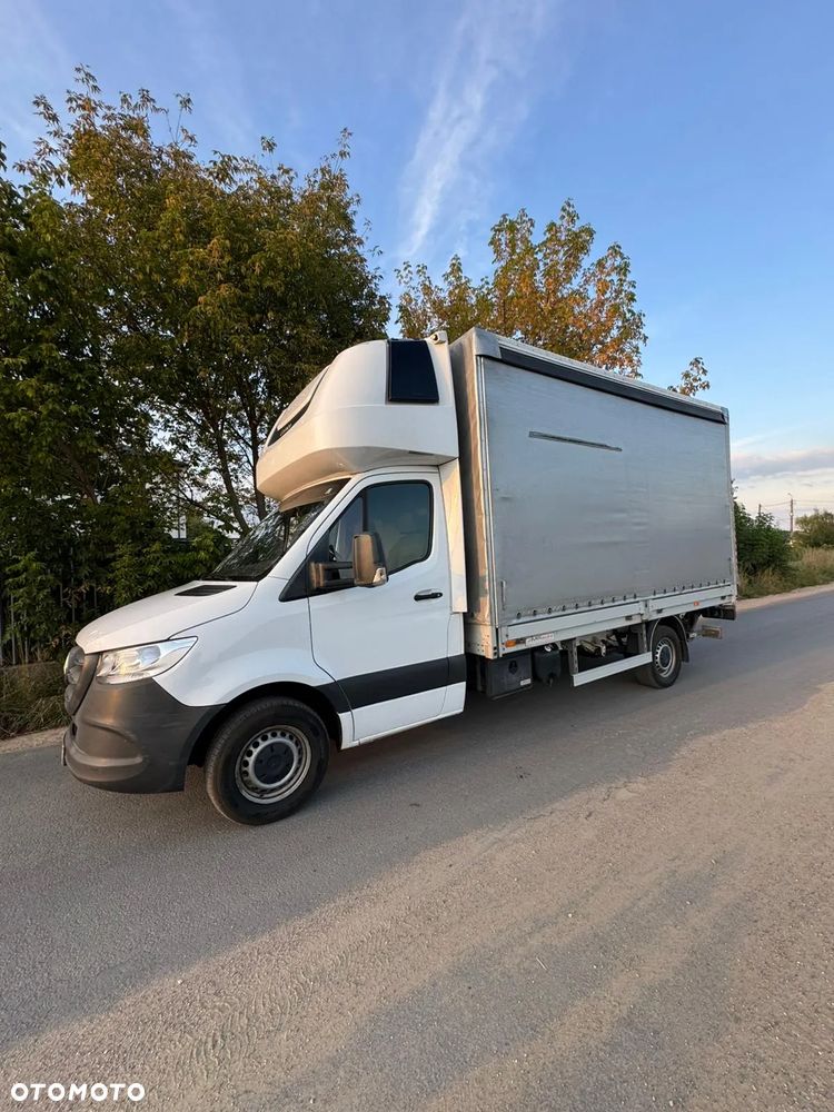 Mercedes-Benz Sprinter - 2