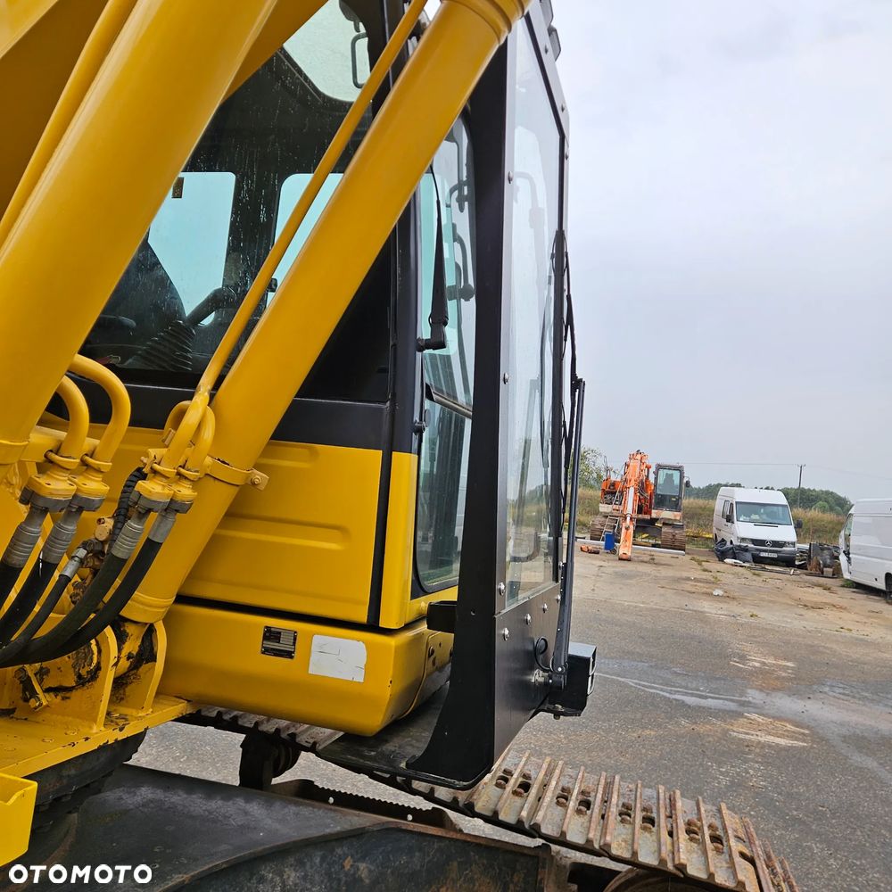 Komatsu PC210 - 12