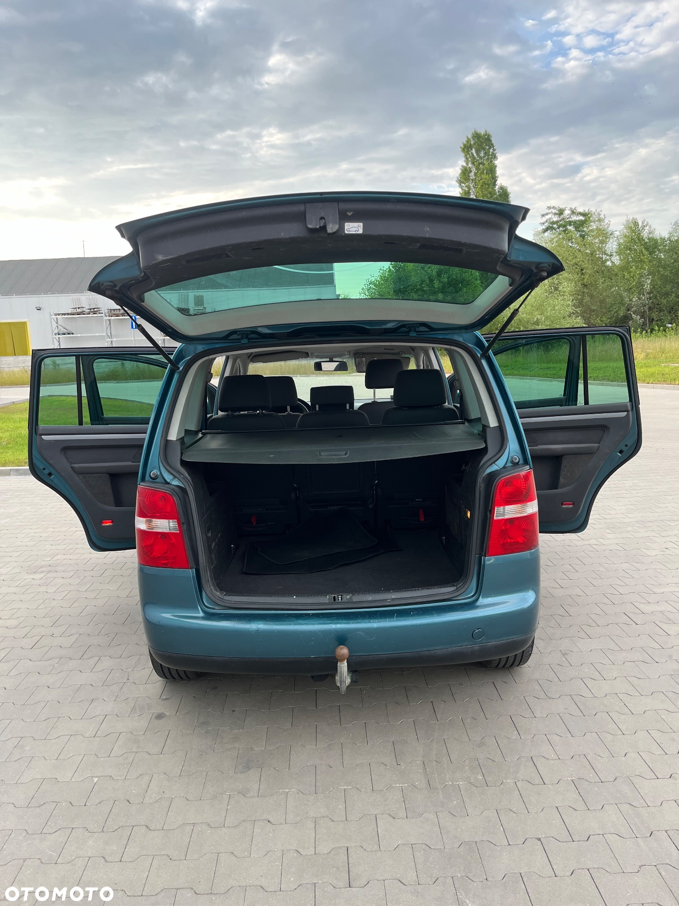 Volkswagen Touran 2.0 TDI Highline - 14
