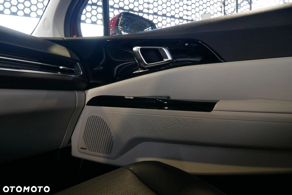 Kia Carnival - 24