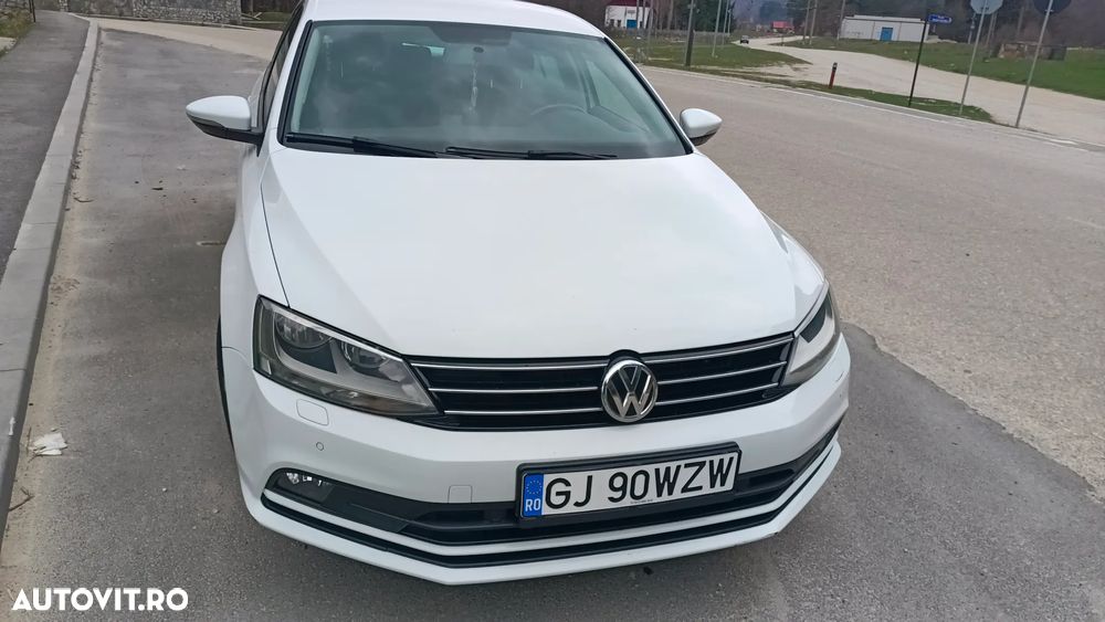 Volkswagen Jetta 2.0 TDI Comfortline - 3
