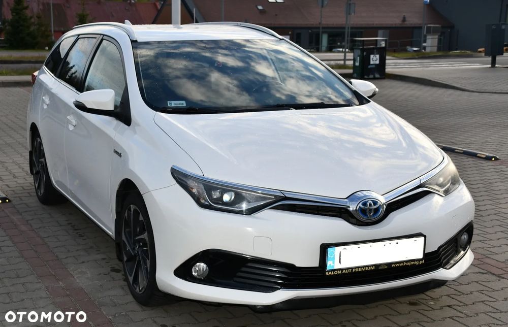 Toyota Auris 1.8 HSD Luna - 1