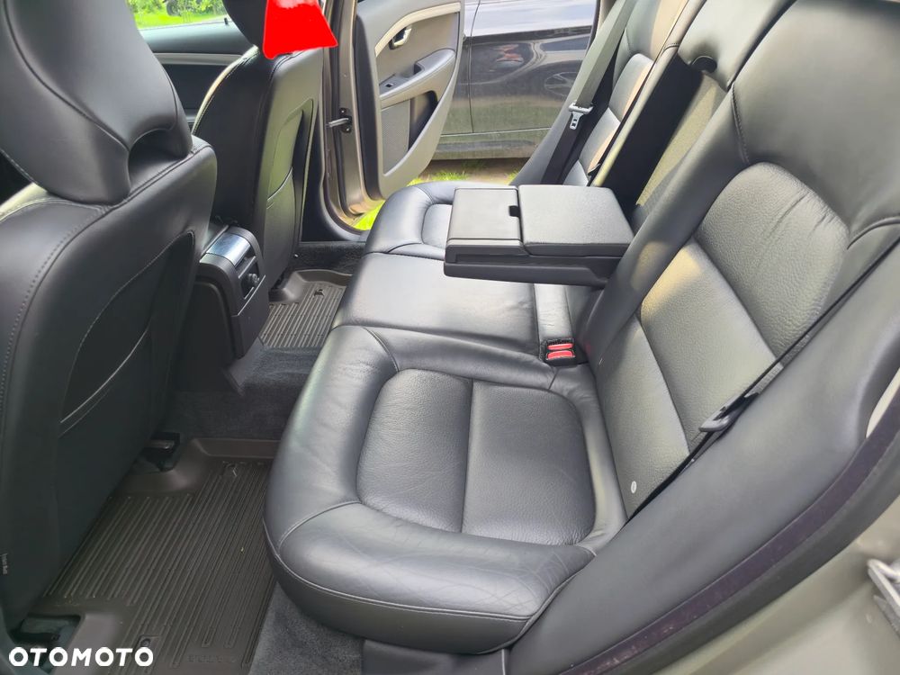 Volvo XC 70 D5 AWD Geartronic Summum - 9