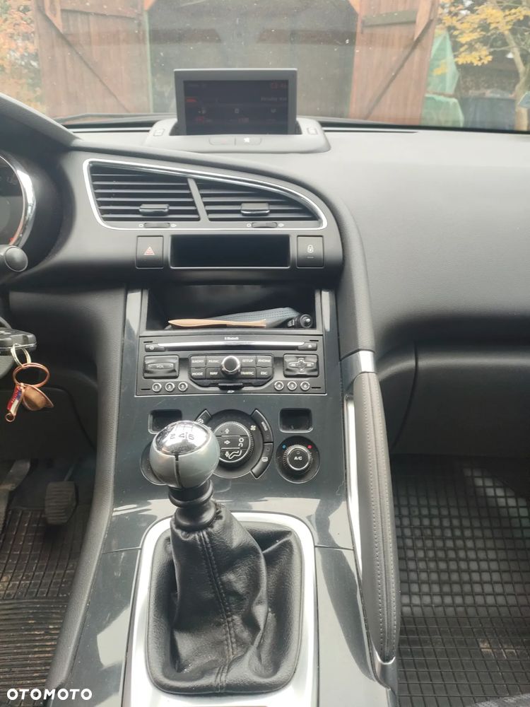 Peugeot 3008 HDi 150 Active - 11