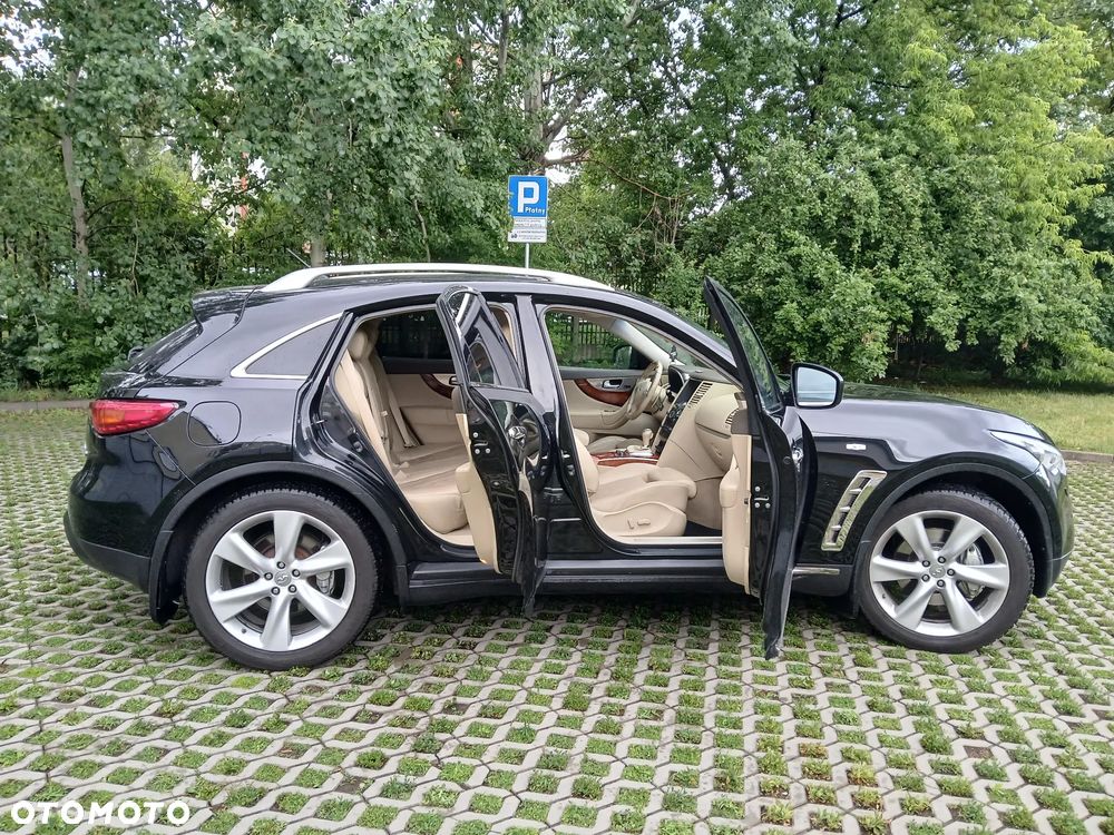 Infiniti FX FX30d S - 9