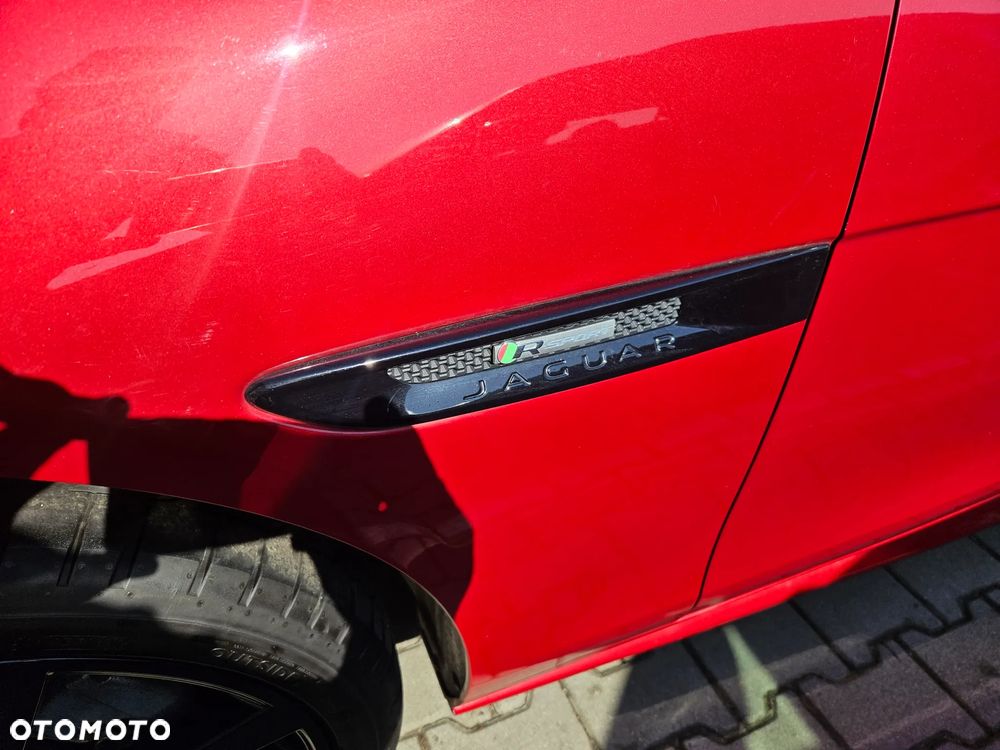 Jaguar XE 2.0 D AWD R-Sport - 5