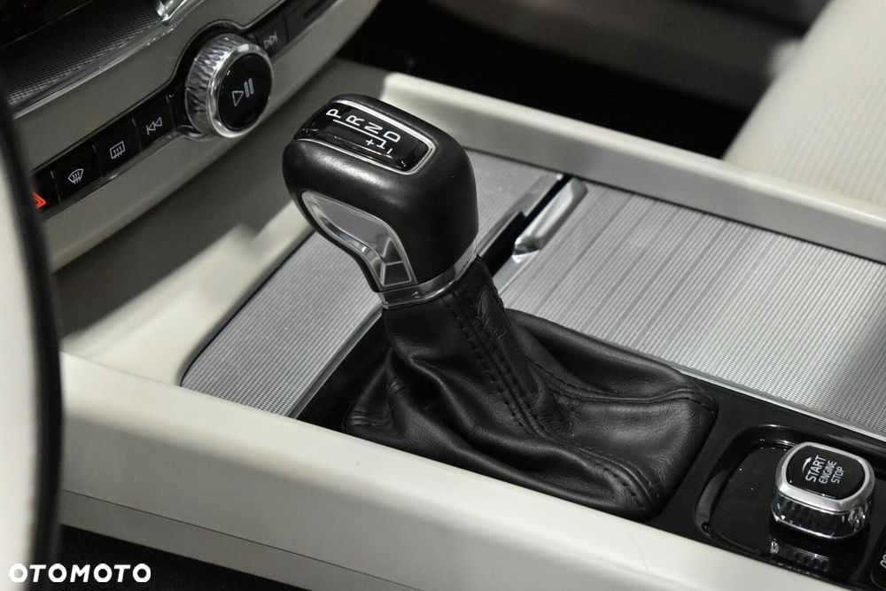 Volvo XC 60 - 24