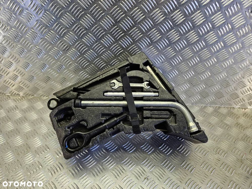AUDI Q7 4L 05-15R ZESTAW KLUCZY PODNOSNIK KOMPLET LEWAREK 4L0011075 - 1
