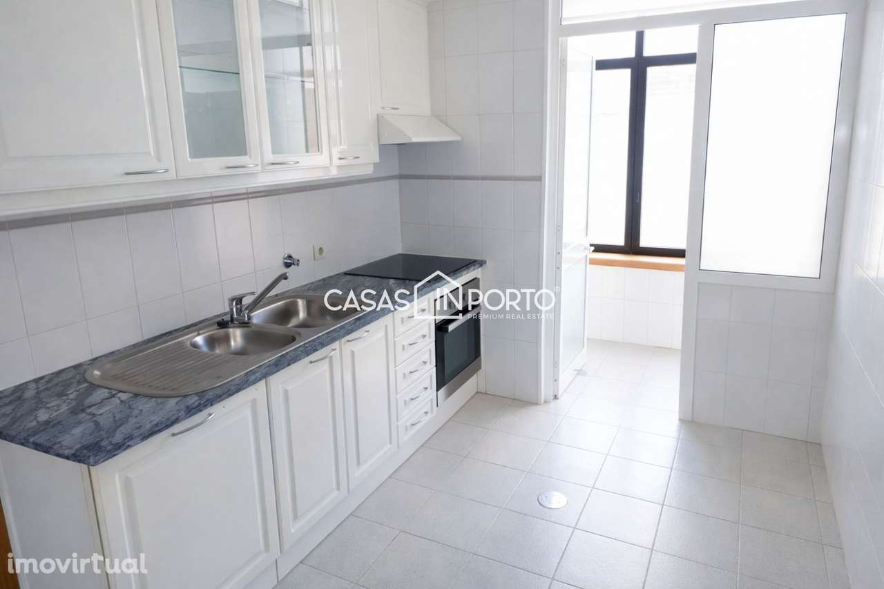 T1 com Estacionamento - Condomínio Fechado - Praia da Aguda - Grande imagem: 2/8