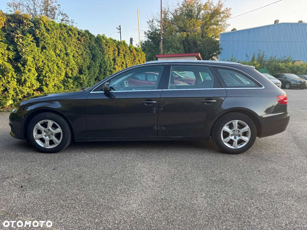 Audi A4 Avant 2.0 TDI DPF Ambiente - 9