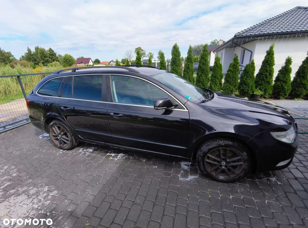 Skoda Superb 2012 photo 2