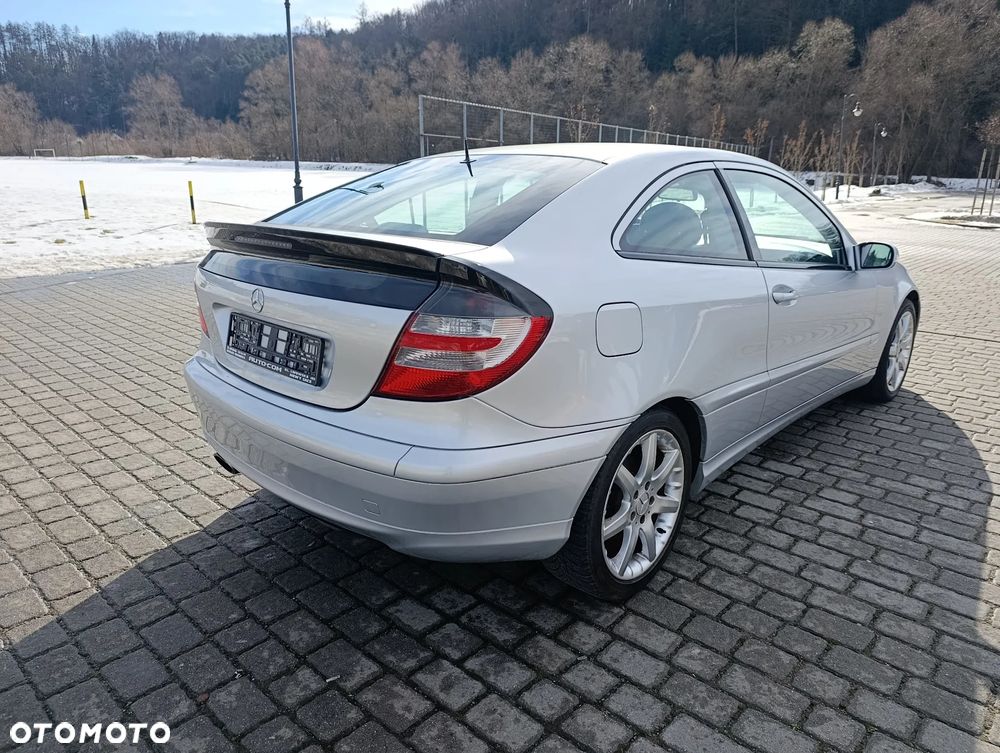 Mercedes-Benz Klasa C 200 Kompressor Sportcoupe - 8