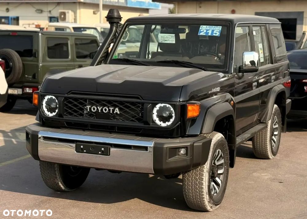 Toyota Land Cruiser - 2