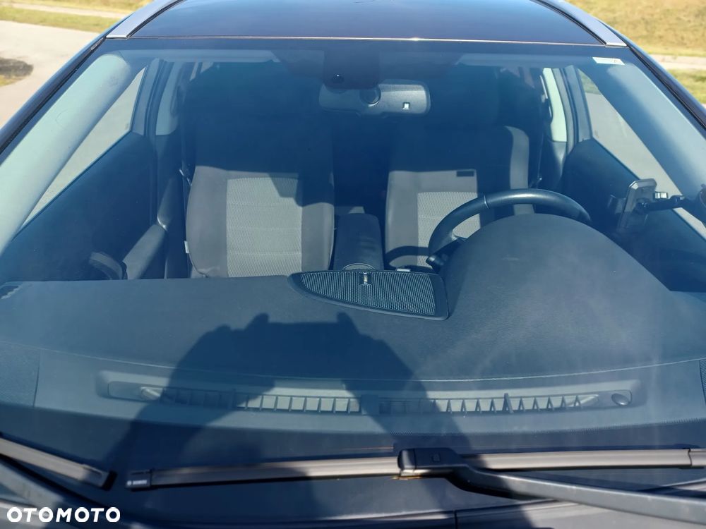 Toyota Avensis 1.8 Edition (2014) - 32